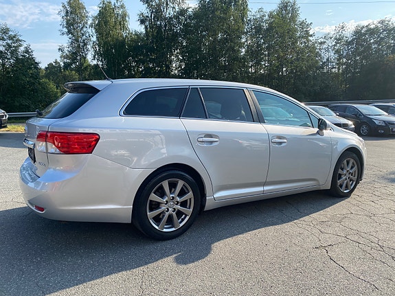 Toyota Avensis 9 of 30