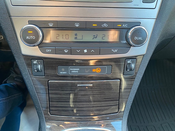 Toyota Avensis 28 of 30