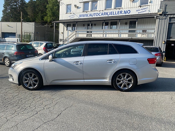 Toyota Avensis 2 of 30
