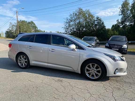 Toyota Avensis 7 of 30