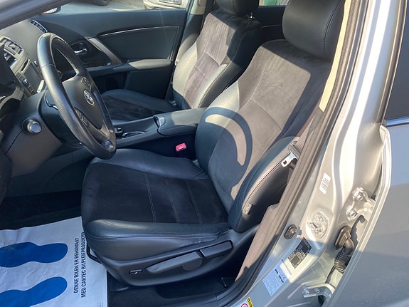Toyota Avensis 15 of 30