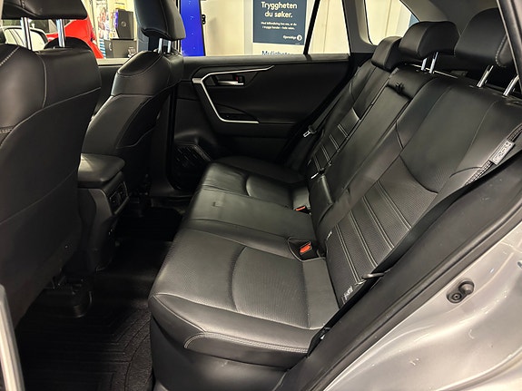 Toyota RAV4 25 of 29
