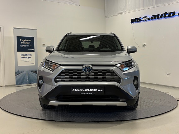Toyota RAV4 7 of 29