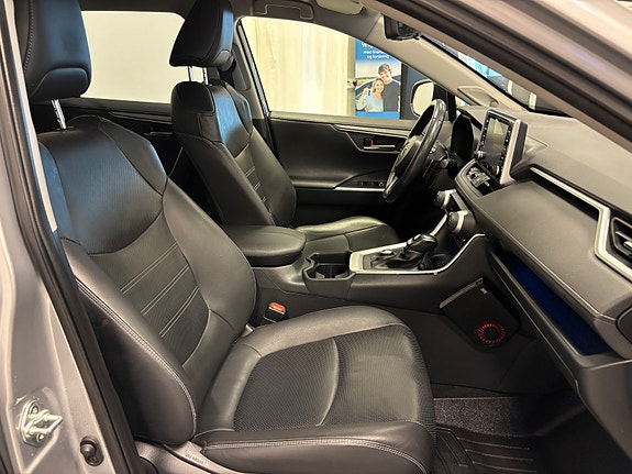 Toyota RAV4 10 of 29