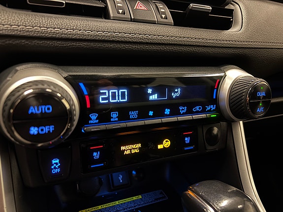 Toyota RAV4 20 of 29