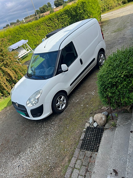 Fiat Doblo 2 of 13