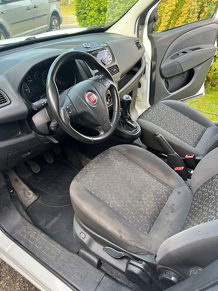 Fiat Doblo 10 of 13