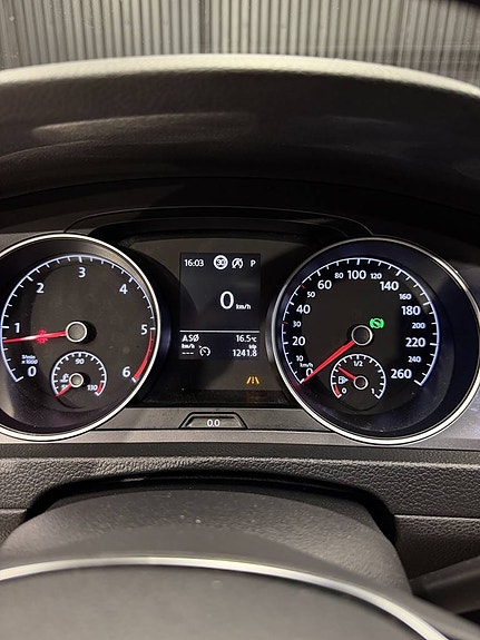 Volkswagen Golf Alltrack 19 of 30