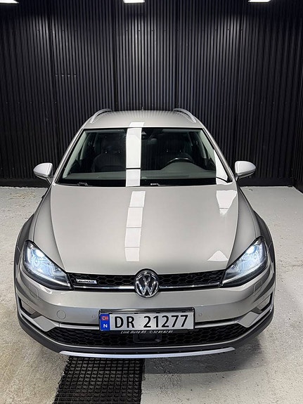 Volkswagen Golf Alltrack 5 of 30