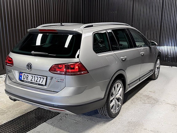 Volkswagen Golf Alltrack 11 of 30