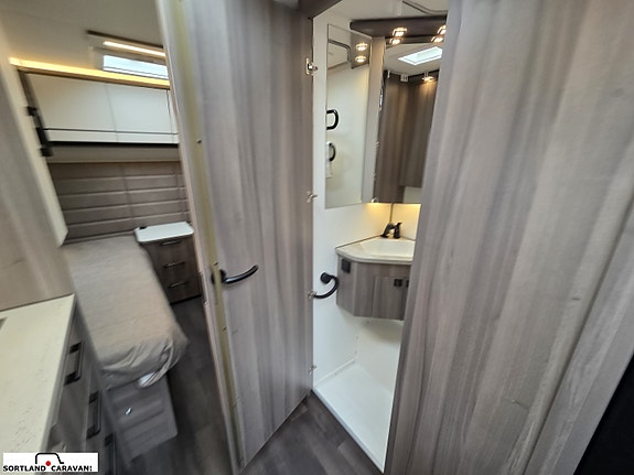 KABE ESTATE 470 GLE 25 of 30