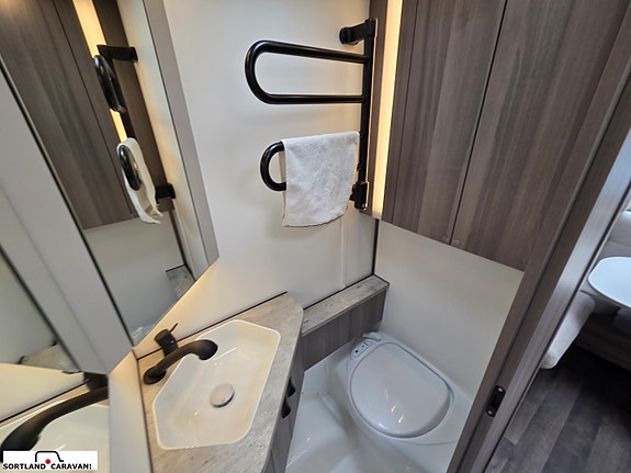 KABE ESTATE 470 GLE 26 of 30