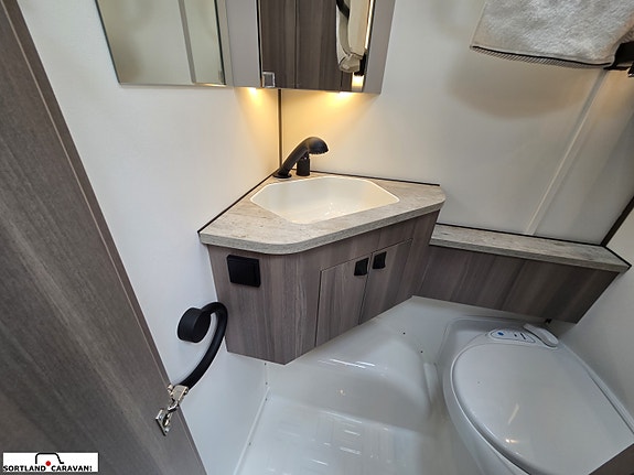 KABE ESTATE 470 GLE 27 of 30