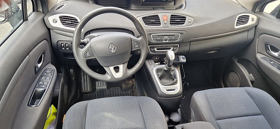 Renault Scenic III 16 of 16