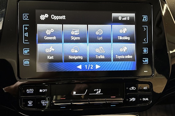 Toyota Prius Plug-in Hybrid 22 of 28