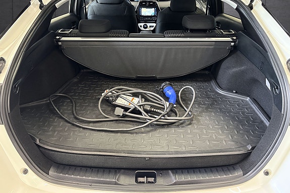 Toyota Prius Plug-in Hybrid 18 of 28