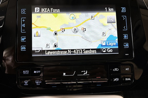 Toyota Prius Plug-in Hybrid 14 of 28