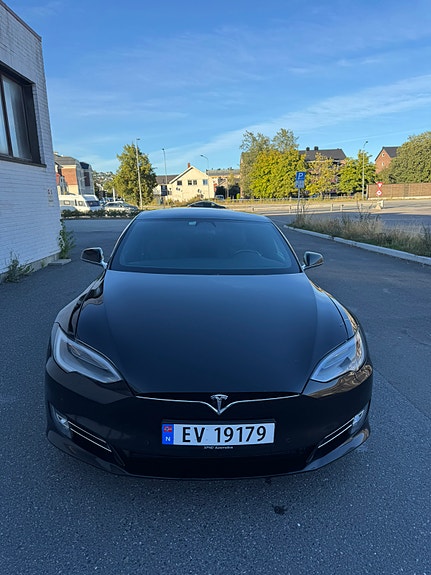 Tesla Model S 6 of 13