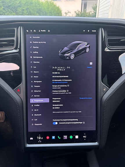Tesla Model S 2 of 13
