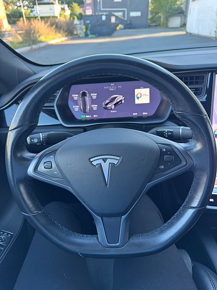 Tesla Model S 9 of 13