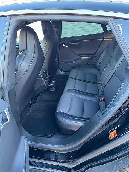 Tesla Model S 11 of 13