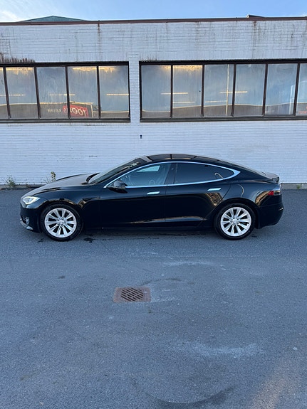 Tesla Model S 3 of 13