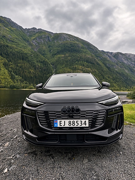 Audi Q6 e-tron 3 of 15