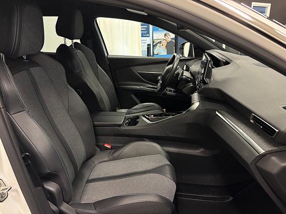 Peugeot 5008 10 of 28