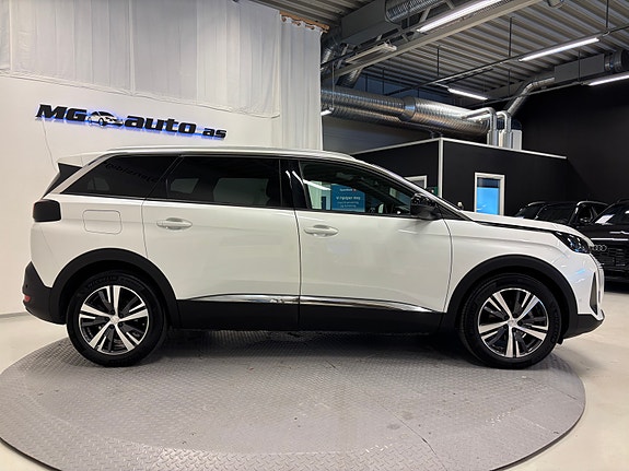 Peugeot 5008 3 of 28