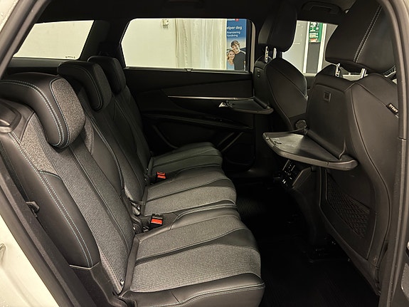 Peugeot 5008 23 of 28