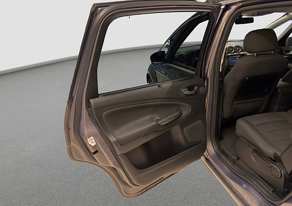 Ford S-MAX 15 of 30