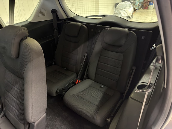 Ford S-MAX 16 of 30