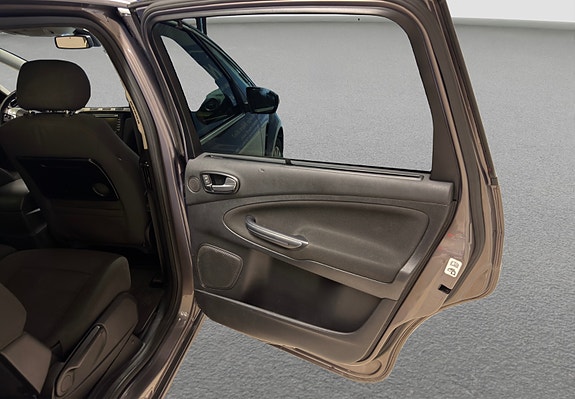 Ford S-MAX 12 of 30