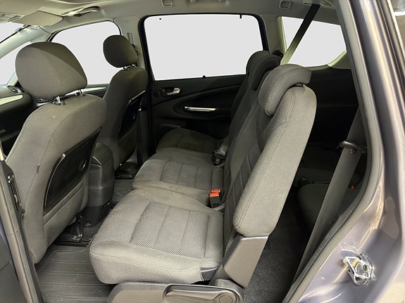 Ford S-MAX 17 of 30