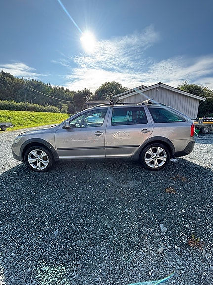 Skoda Octavia Scout 8 of 30