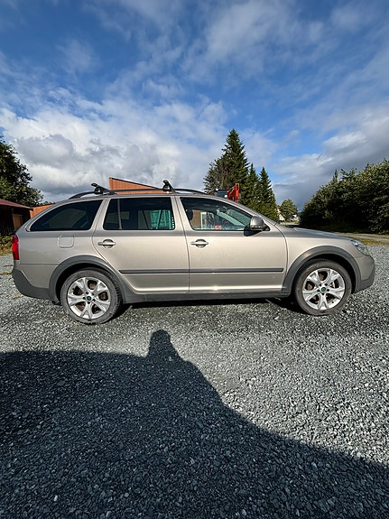 Skoda Octavia Scout 10 of 30