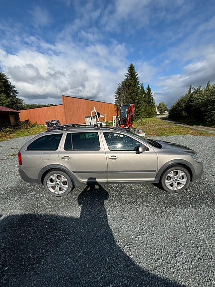 Skoda Octavia Scout 9 of 30