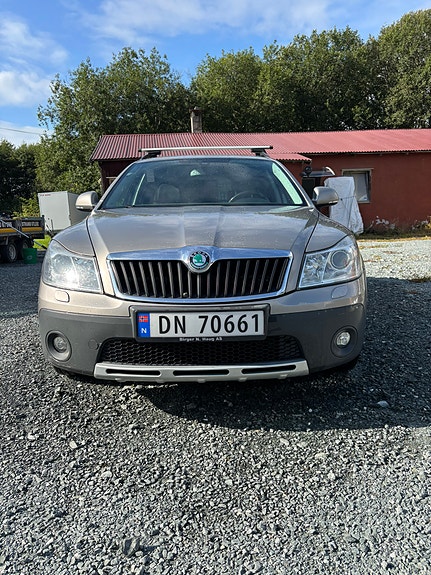 Skoda Octavia Scout 2 of 30