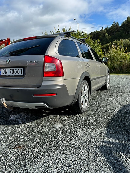 Skoda Octavia Scout 11 of 30