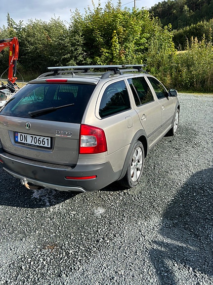 Skoda Octavia Scout 12 of 30