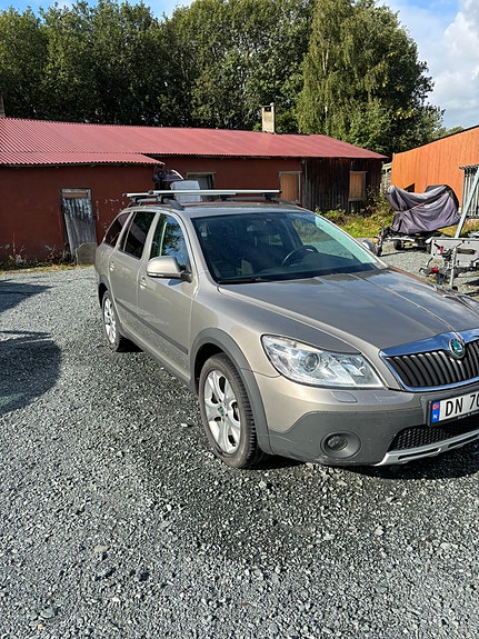 Skoda Octavia Scout 6 of 30