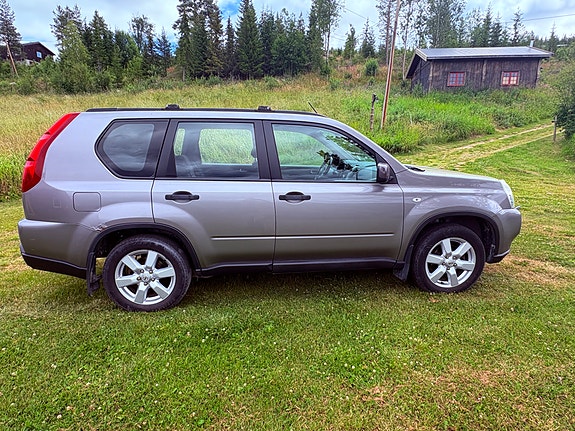 Nissan X-Trail 2 of 18