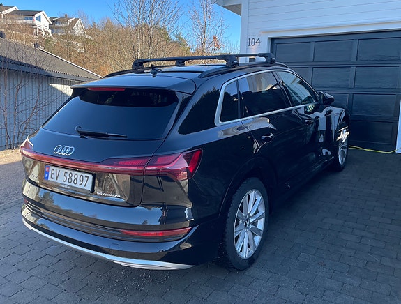 Audi e-tron 14 of 22