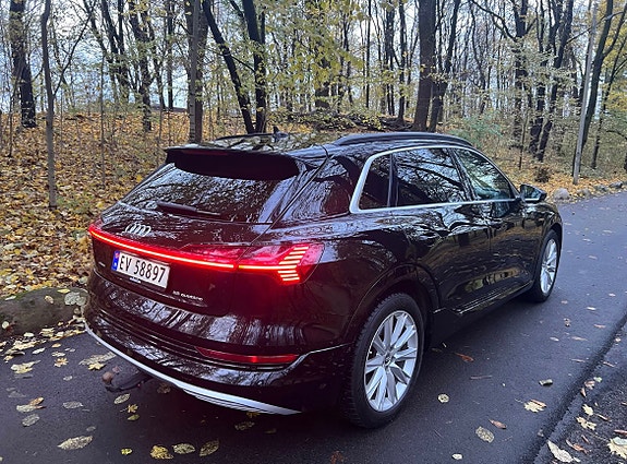 Audi e-tron 6 of 22