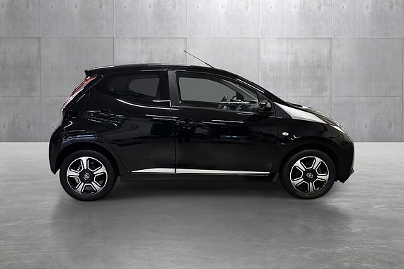 Toyota Aygo 6 of 30