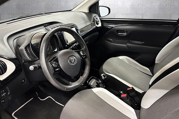 Toyota Aygo 10 of 30