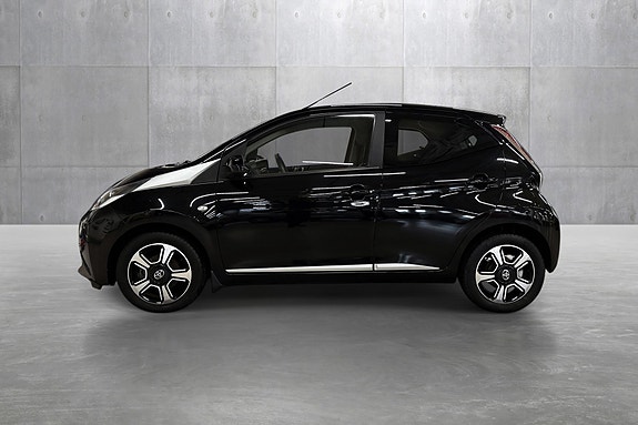 Toyota Aygo 2 of 30