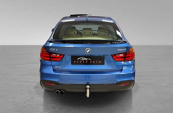 BMW 328i 11 of 30