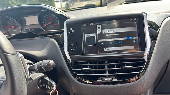 Peugeot 208 10 of 13