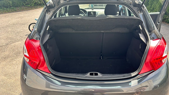 Peugeot 208 7 of 13